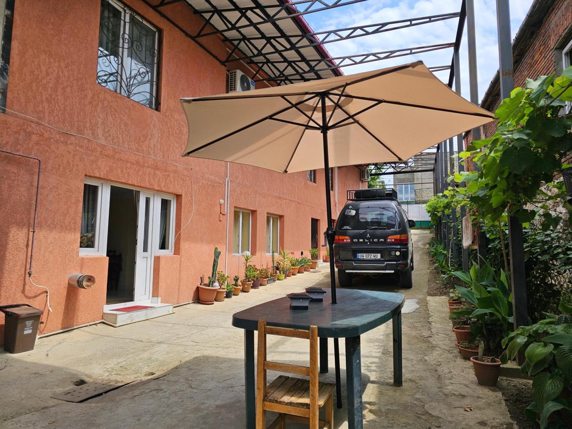 Guest House Amo 库塔伊西 外观 照片